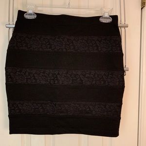 Women’s black mini skirt from Forever 21